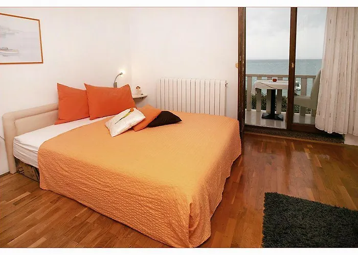 Mario Гостевой дом Подстрана